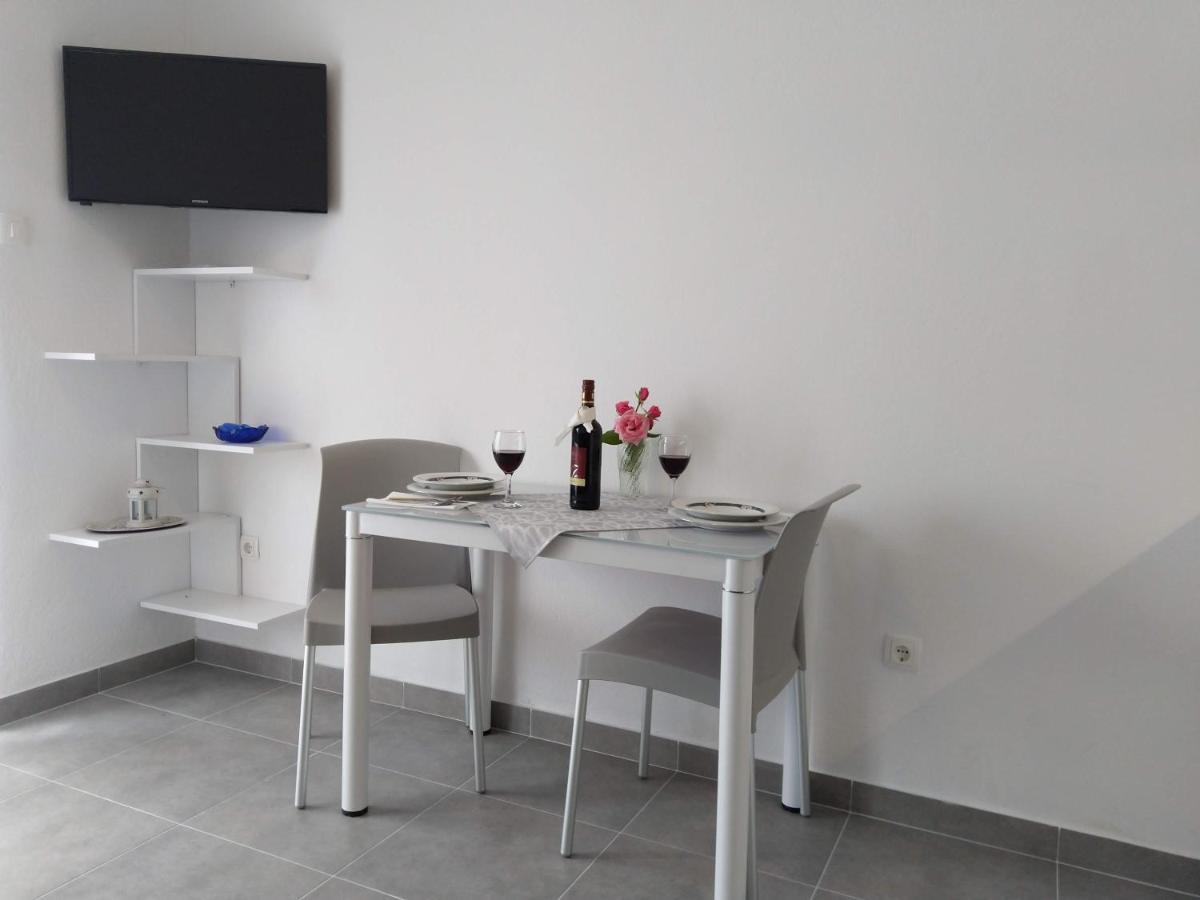 Apartmani Ines Drašnice Zewnętrze zdjęcie